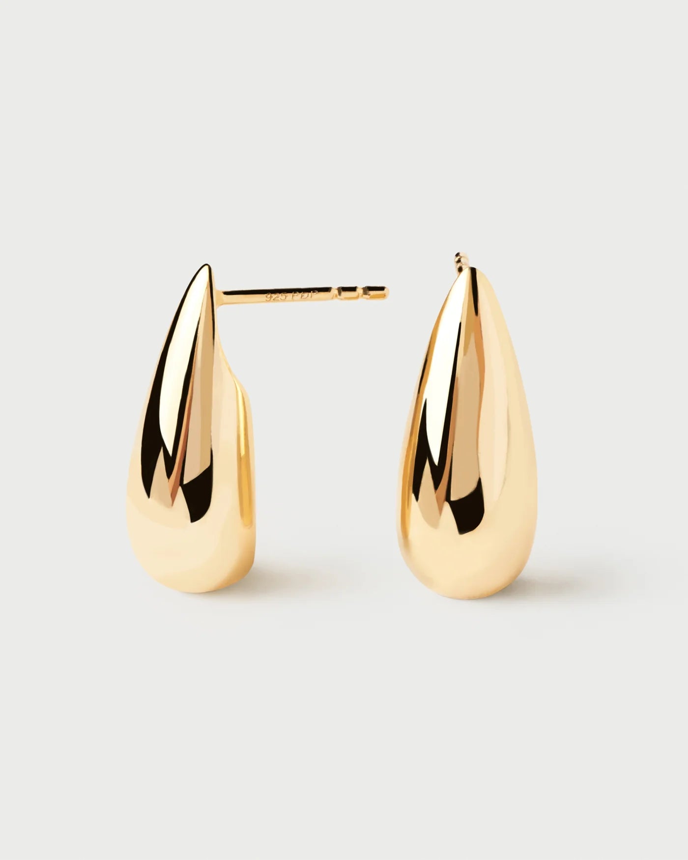 Pendientes de plata bañada en oro en forma de gota