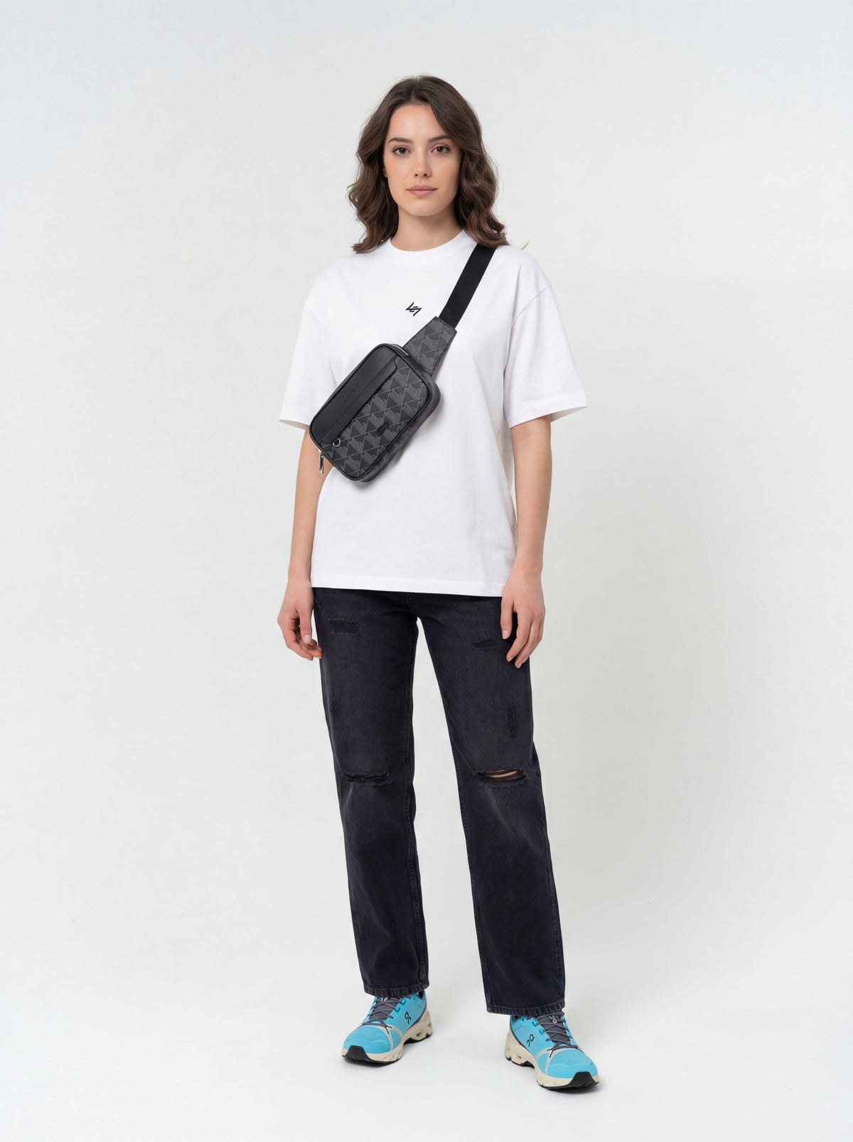 Cloudsurfer Sneakers Bass + 247 DNA Graphic + Jeans + Lacoste Marsupio The - 07