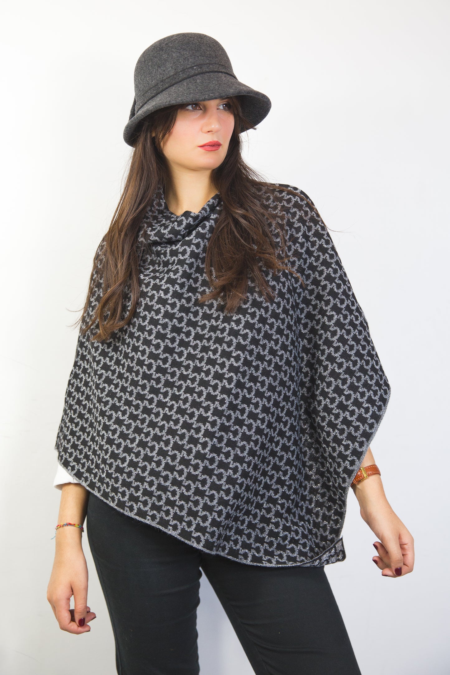 Poncho con lana