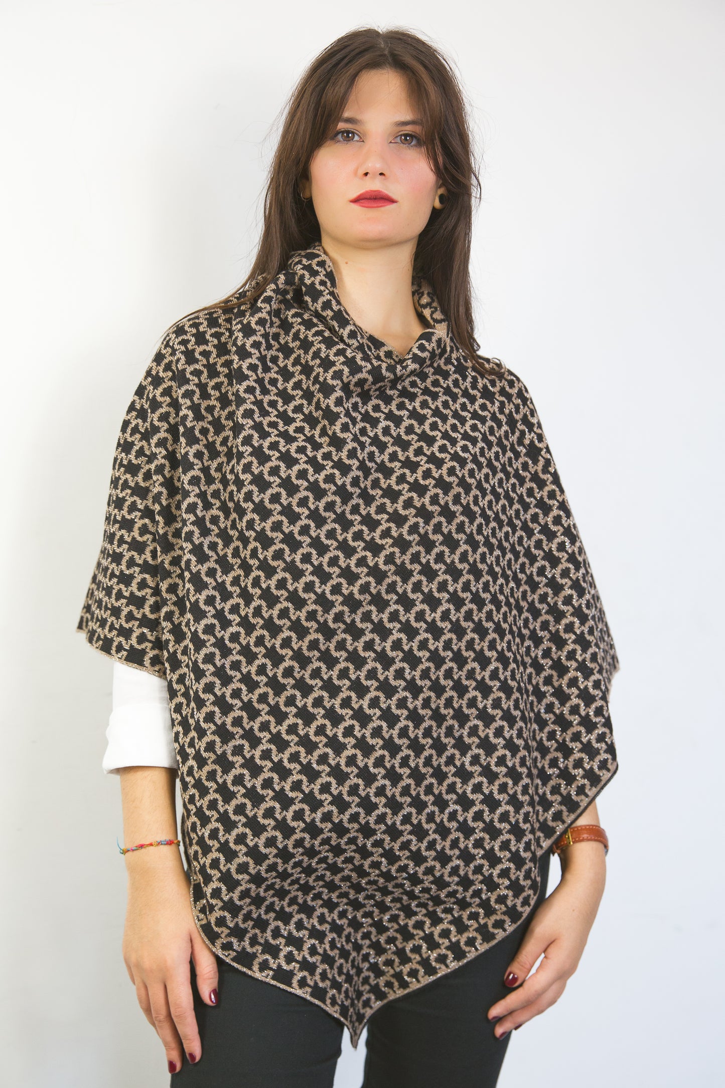 Poncho con lana