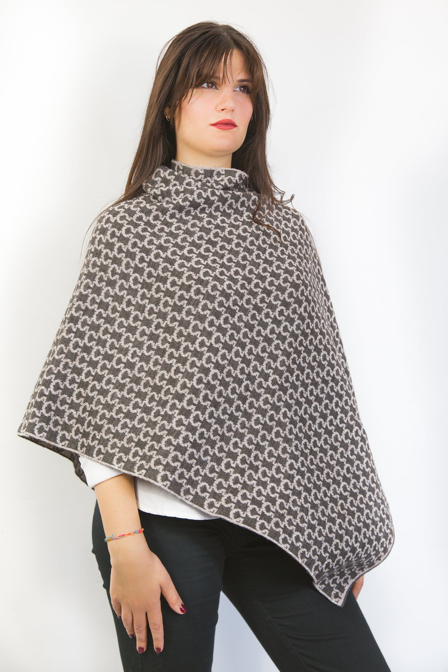 Poncho con lana